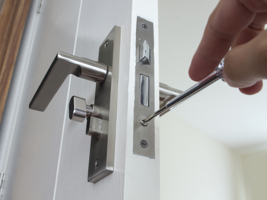 شركة فتح أبواب الشقق وتركيب كاتم صوت للابواب بالرياض